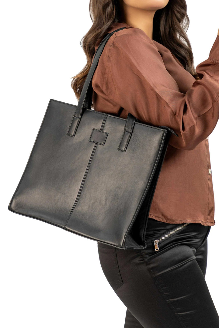 Everyday Women's Black Leather Zipper Tote Bag - Image 3